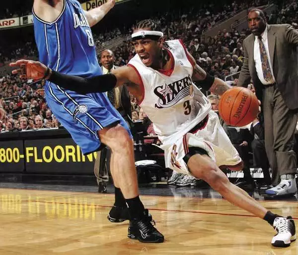 赫内斯说瓜帅想让你接手曼城？孔帕尼：我100%专注于拜仁（赫内斯称瓜迪奥拉盼其执教曼城？孔帕尼：我对拜仁100%投入）