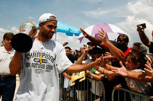 再见伊森！火箭、开拓者酝酿4换1交易，2米03前锋空降休斯顿（火箭与开拓者拟定4换1，2米03锋线空降休城，伊森告别在即）