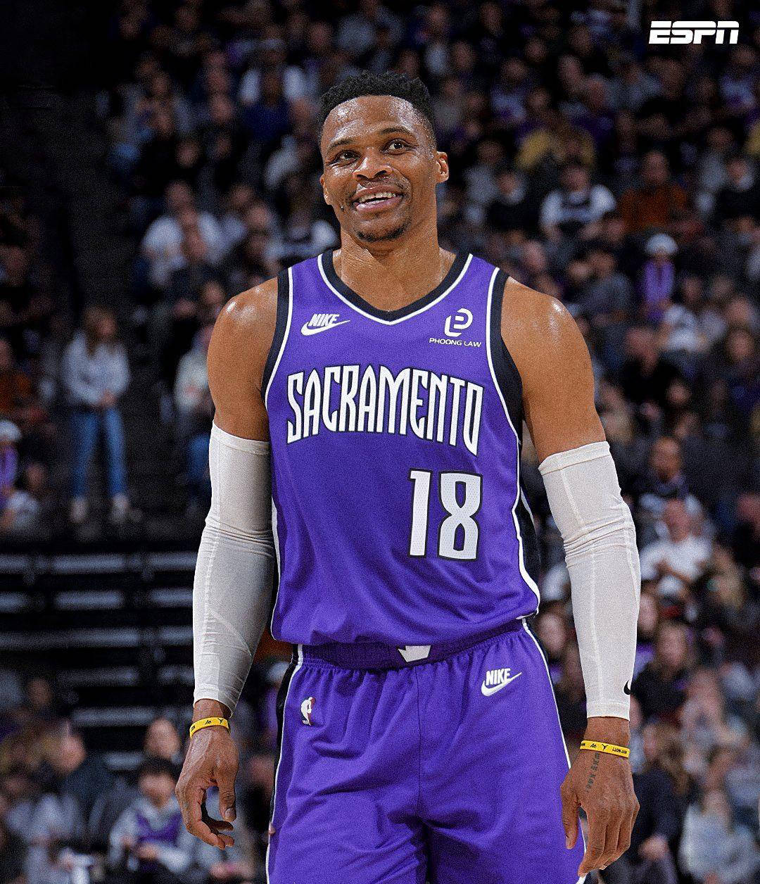 开拓者官方：主力中锋克林根因生病明日对阵雷霆出战成疑（开拓者官方：克林根因病，明日战雷霆出战存疑）