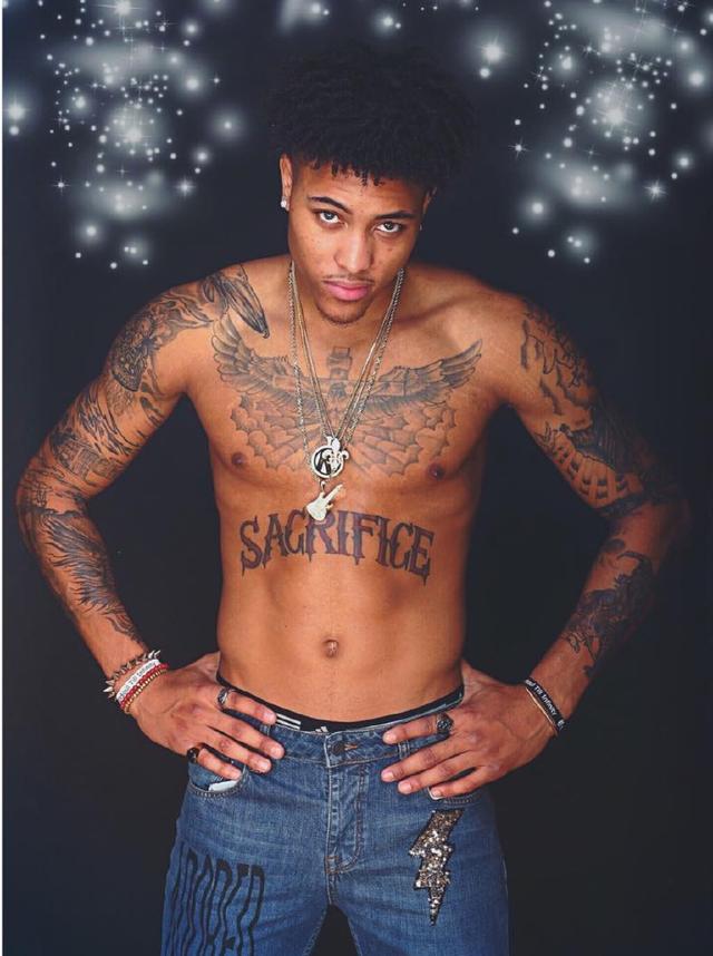 吓人，一巴拉圭球员在侏儒美洲杯头部着地后当场失去意识（惊险一幕：短身材美洲杯一名巴拉圭球员头部着地后当场昏迷）