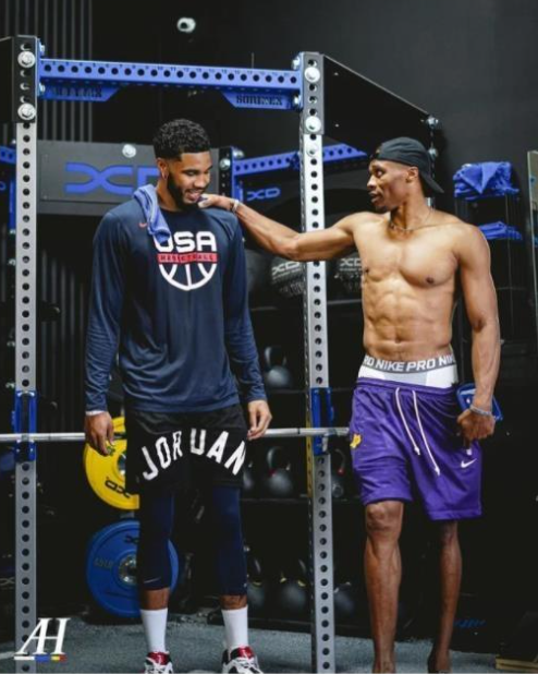 都体：森林和维拉有意卡斯特罗，博洛尼亚可能要价4000-5000万（都体：维拉与森林有意卡斯特罗，博洛尼亚或索价4000万至5000万）