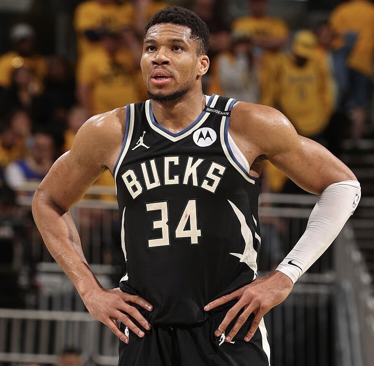 TA：维尼修斯续约要求3000万欧年薪，不排除皇马将他出售可能（TA：维尼修斯续约要价3000万欧年薪，皇马或考虑将其出售）