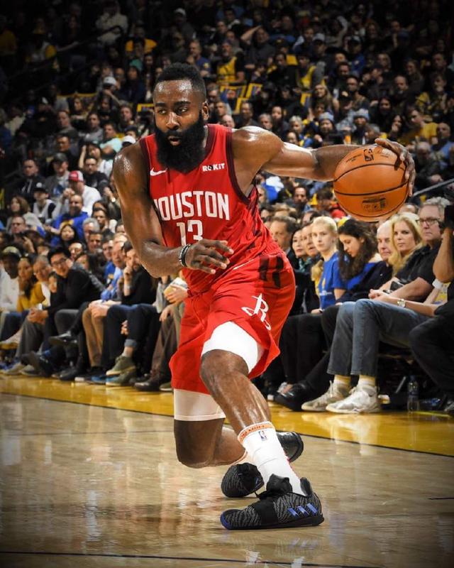 阿森纳官方：热苏斯顶替道曼进入欧冠名单，有资格对阵布鲁日（阿森纳官宣：热苏斯取代道曼入列欧冠名单，可出战布鲁日）